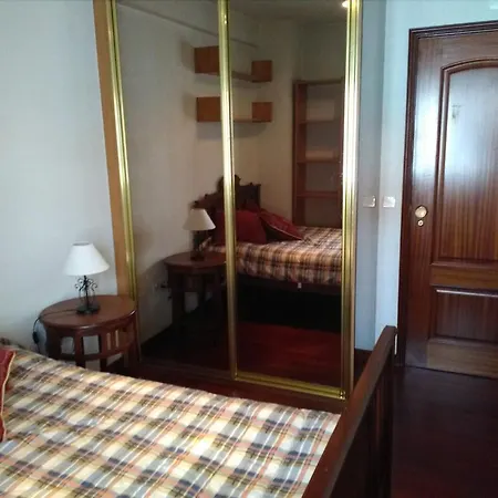 Louis Terrace House Гостьовий будинок