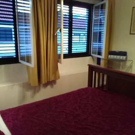 Гостьовий будинок Louis Terrace House *