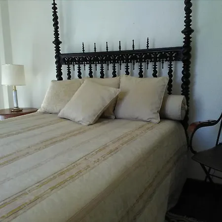 Гостьовий будинок Louis Terrace House Лісабон